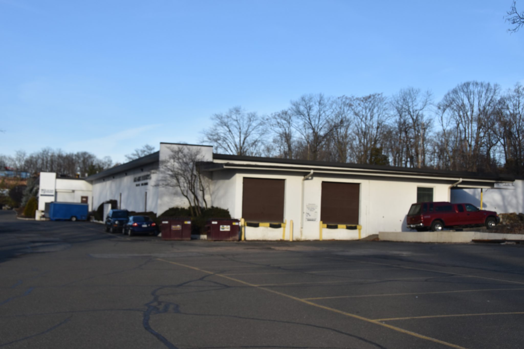 Prime Office/Warehouse 100 Snake Hill Road, West Nyack, NY Rockland