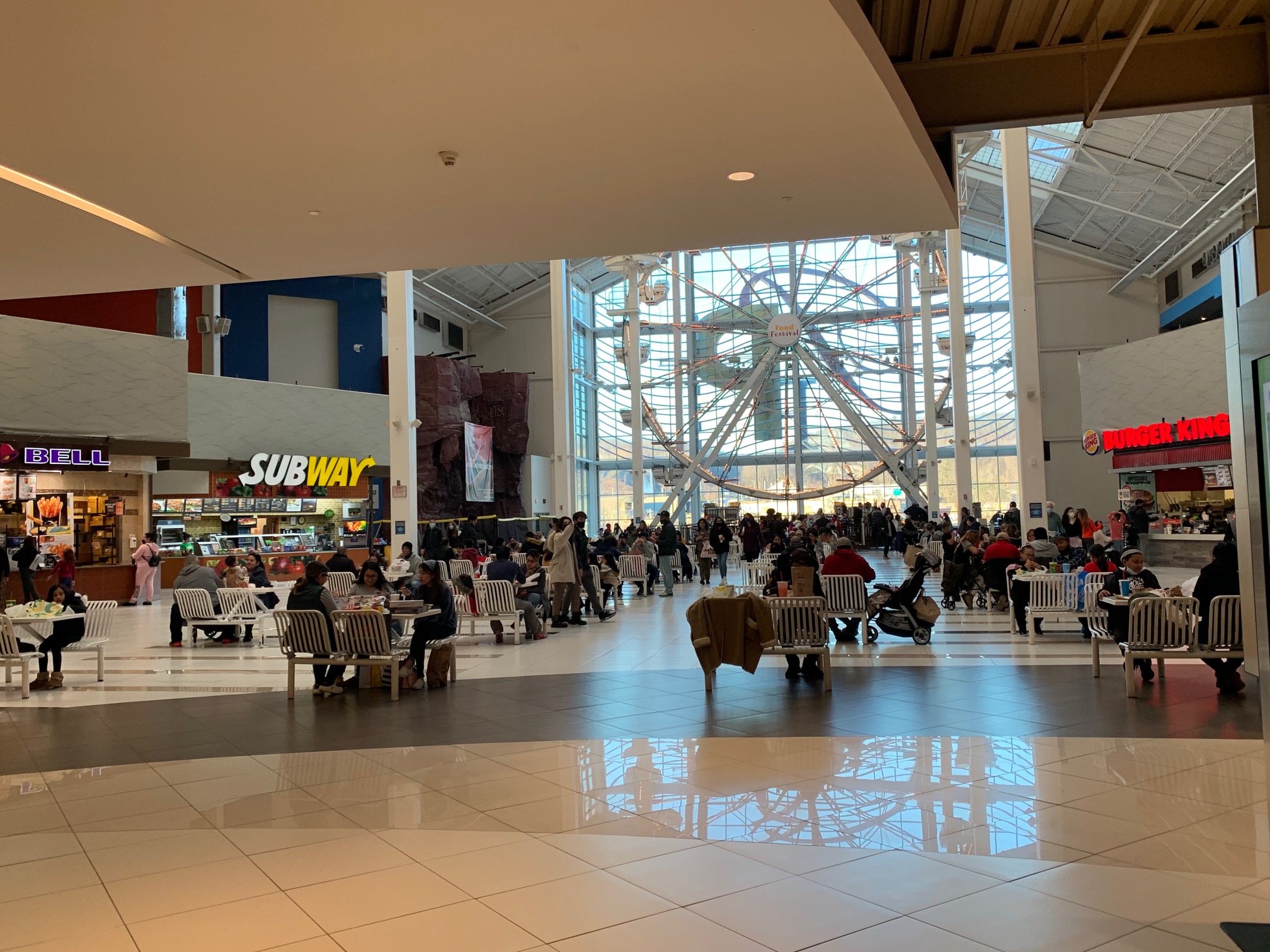 Big Crowds at the Palisades Center Mall on Sunday Rockland Report