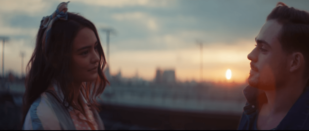 Angus & Julia Stone nous entraînent dans leur Chateau mexicain