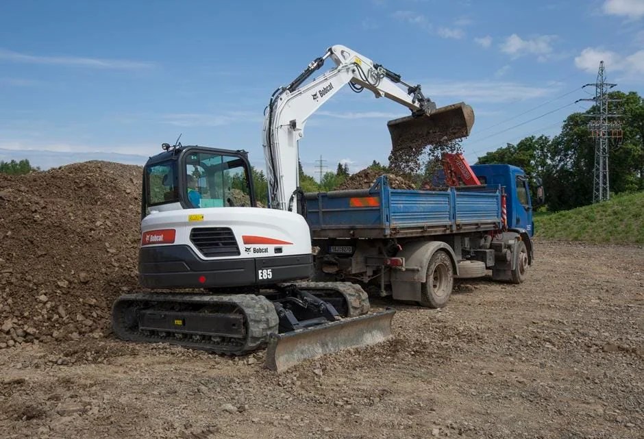 RocksFair Bobcat Compact Excavator (Mini Excavator) E85