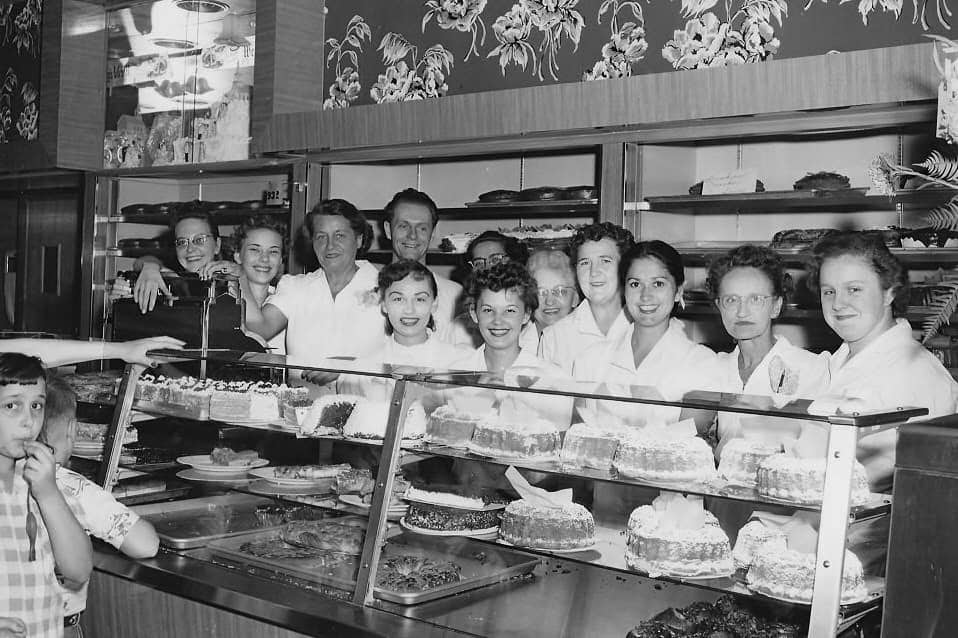 About Roeser's Bakery Cake Shop Chicago IL