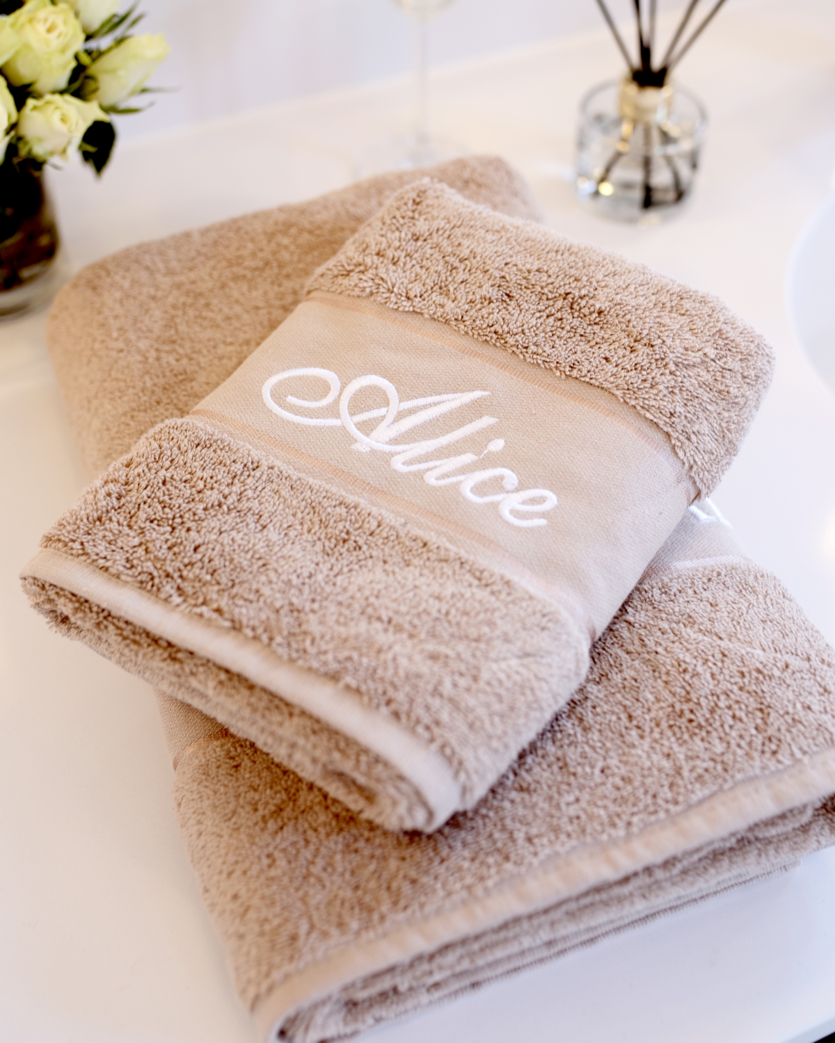 Håndklæde med navn champagne script Rofa.dk