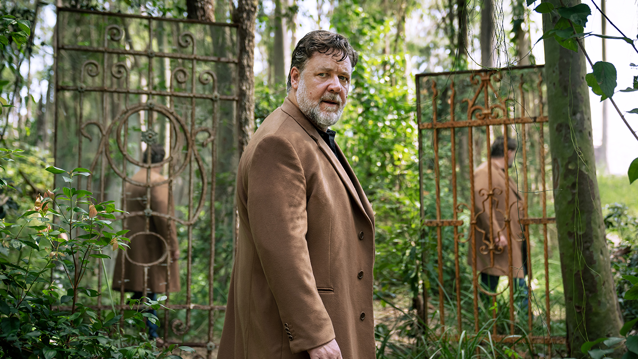 Movie Review Russell Crowe shows off his “Poker Face” in this Aussie