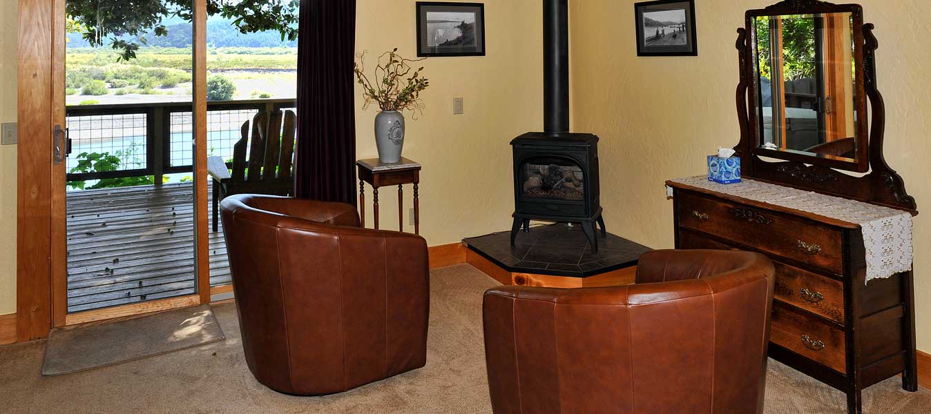 Falcon’s Lair Suite Rogue River Lodge