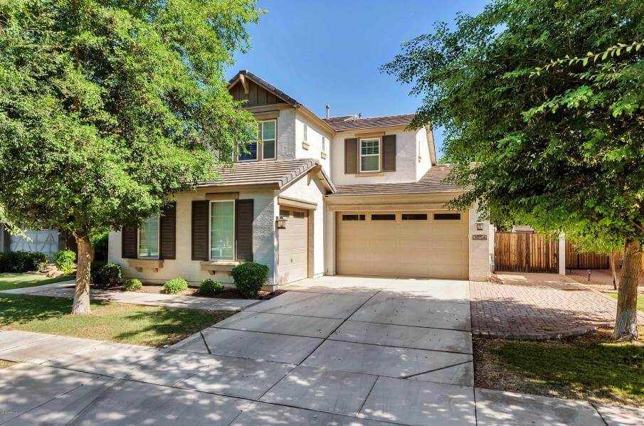 Special Real Estate Commissioner Over 2600 SF Home in Gilbert, Arizona