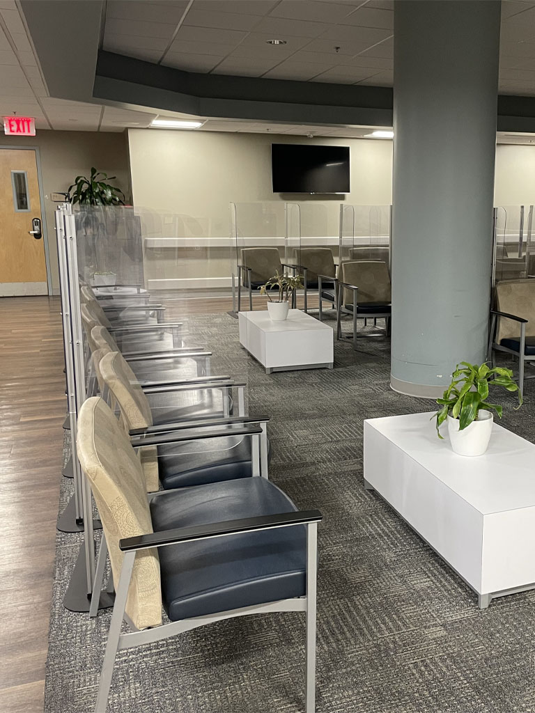 Hospital Screens & Partitions Retractable Privacy Room Dividers Portable Rolascreen