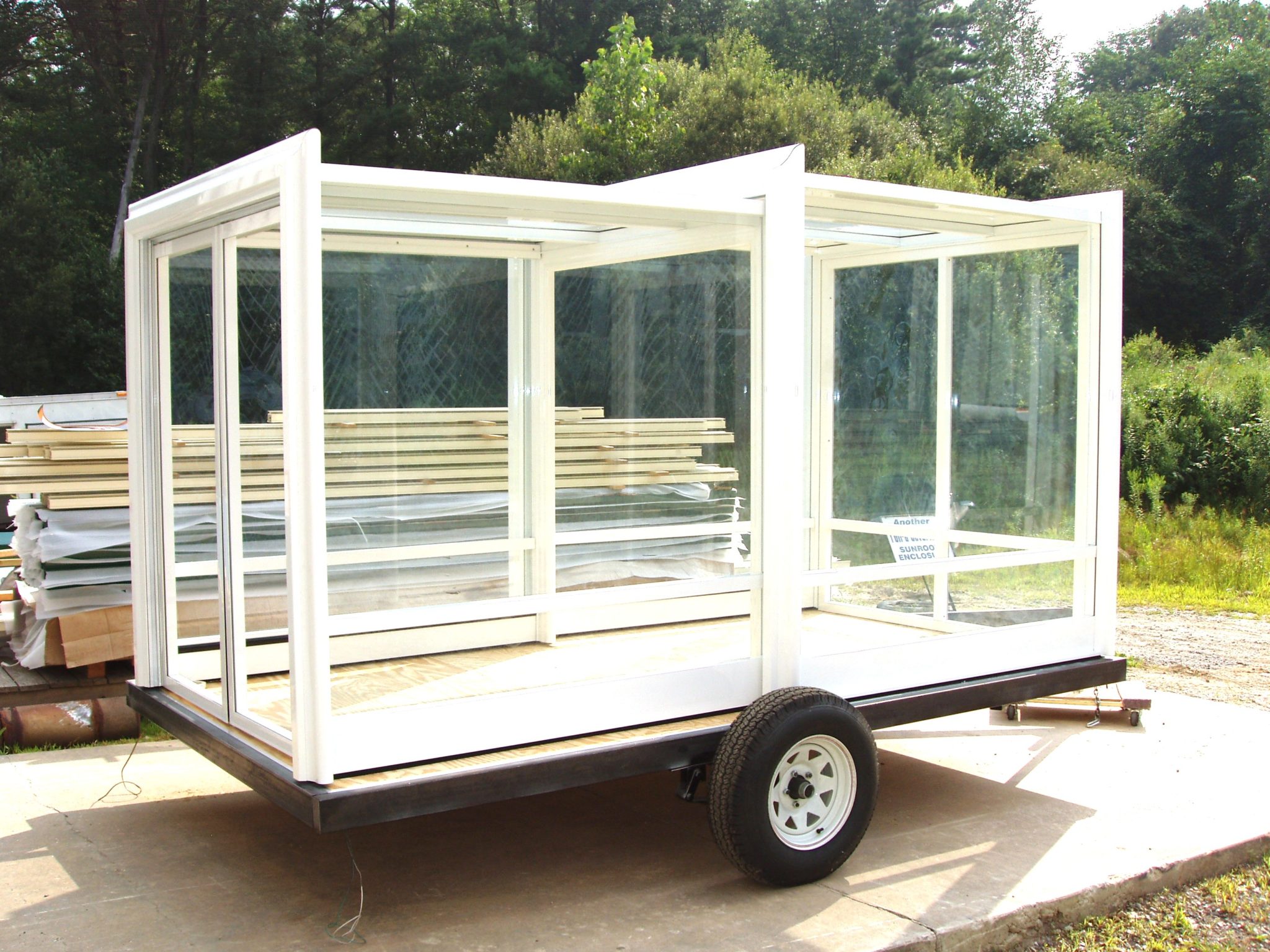 RollATrailer America's Leading Custom Manufacturer of Retractable
