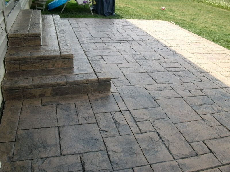 Square Steps Centered off Doorwall Rolland Cement