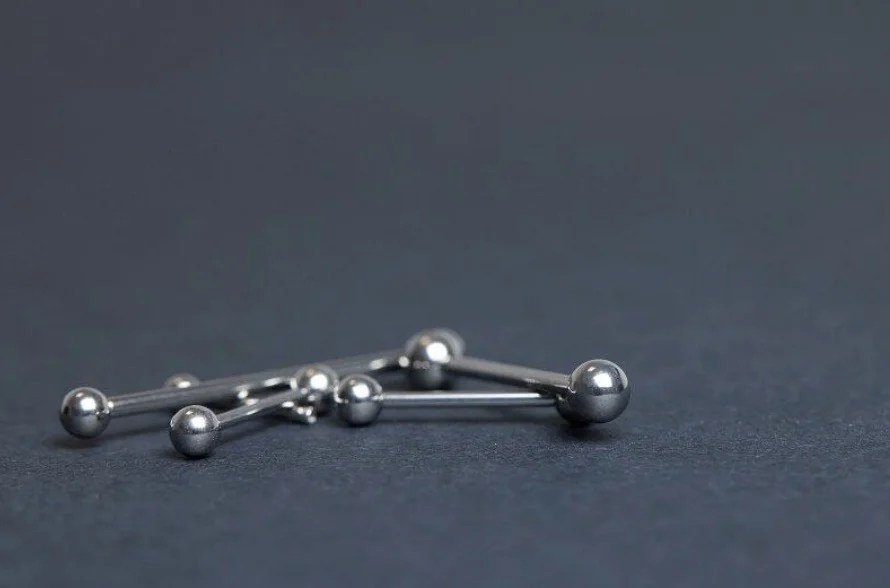 Dimple piercing risks and healing Roll and Feel