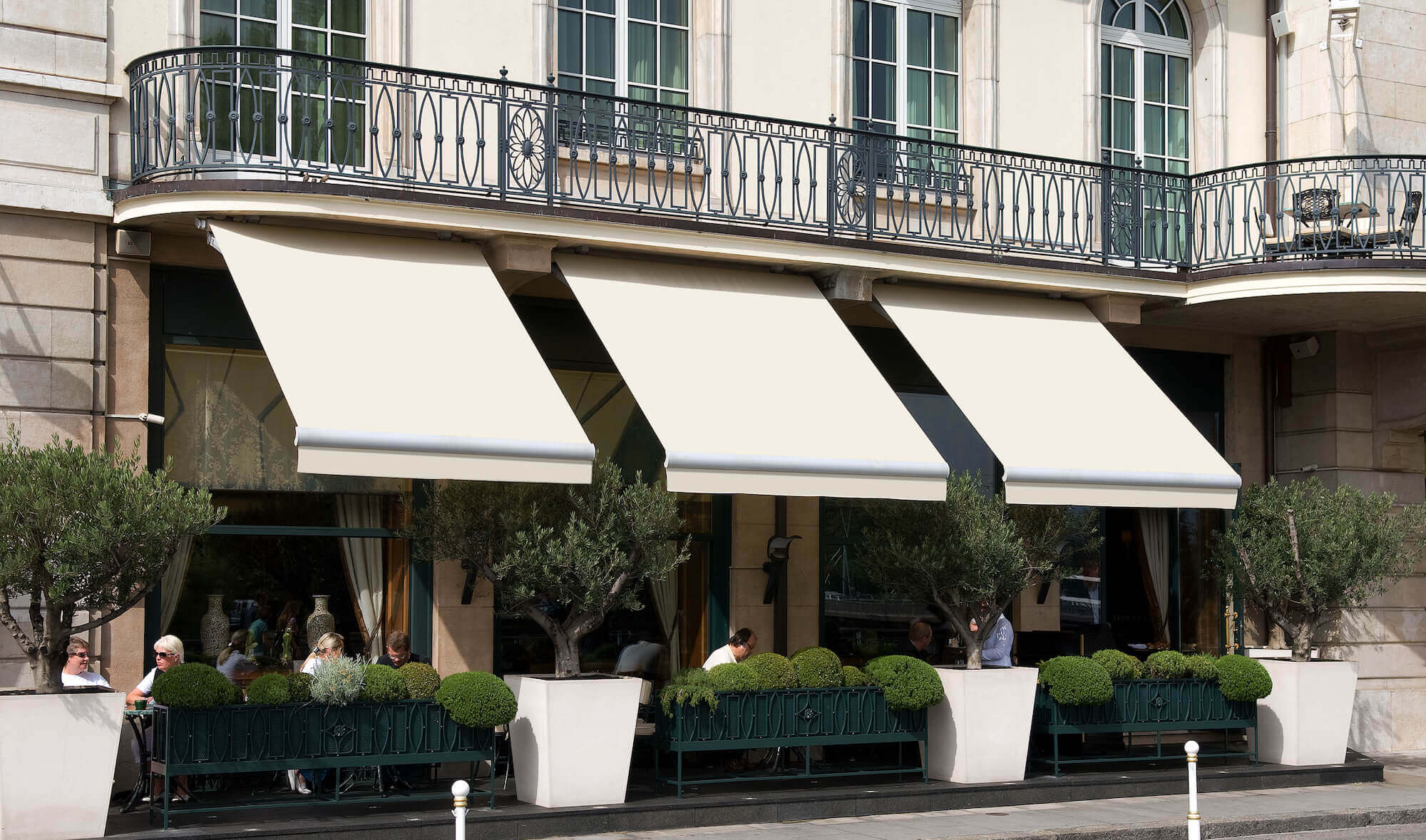 Awning Contractor in Toronto Best Awning Installers ROLLerUP