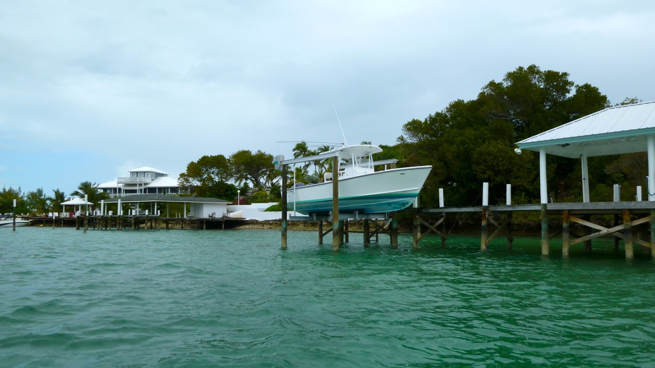 ISLANDHOPPING WITH ABACO ABOVE & BELOW ROLLING HARBOUR ABACO