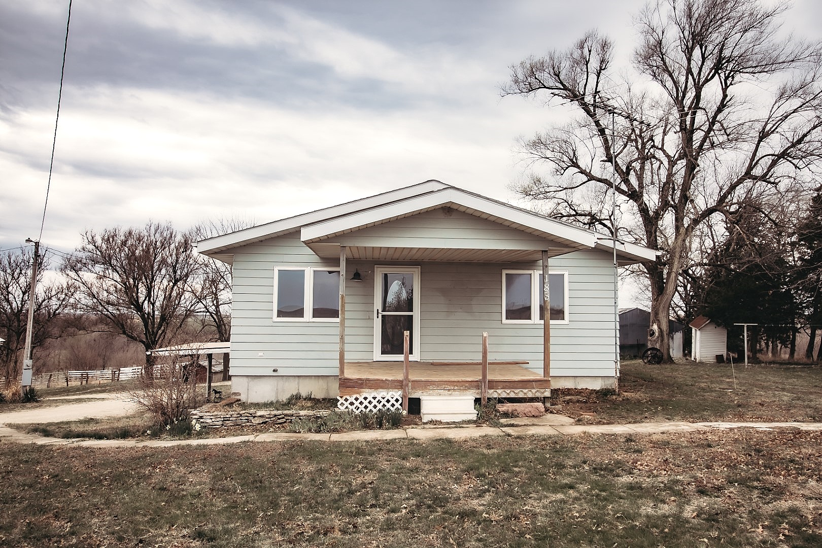 3 bed, 2 bath, home in the country! • Rolling Hills Realty