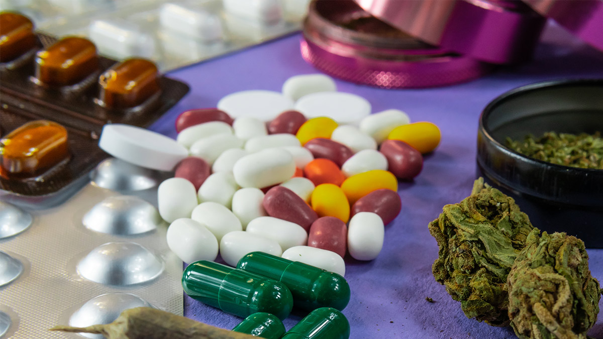 What Are THC Pills? Guide to Consuming Weed Capsules Rolling Paper