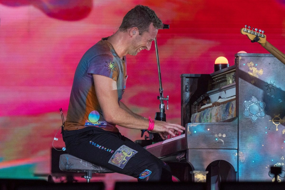 Watch Chris Martin’s Impromptu PianoBacked Performance of ‘A Sky Full