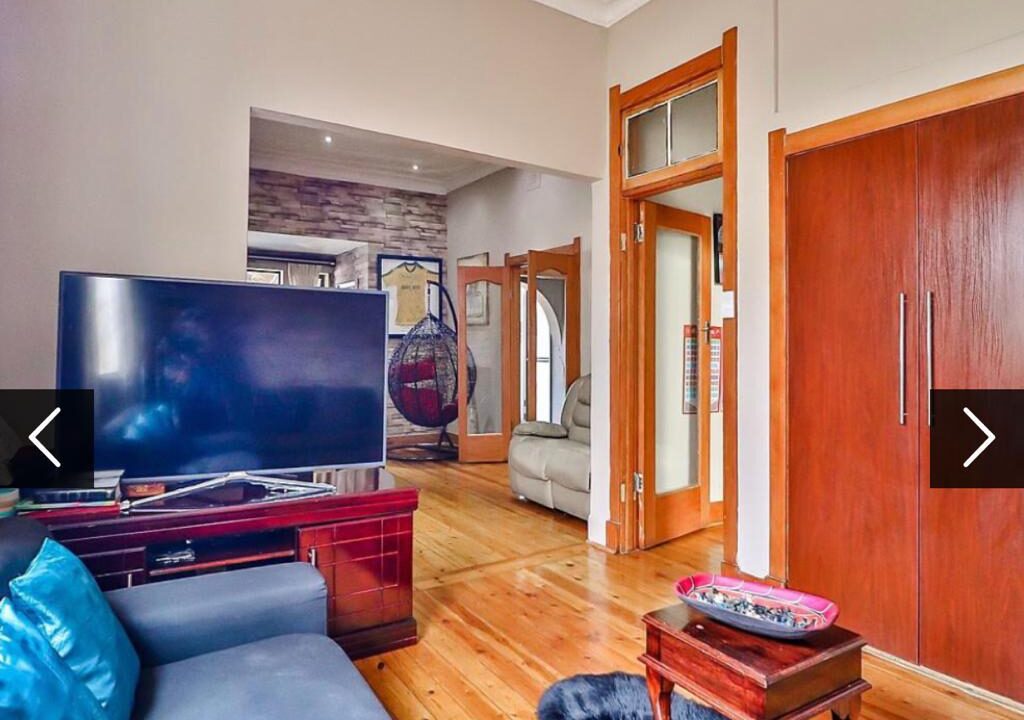 Kensington Ultra Modern House Rollock Property