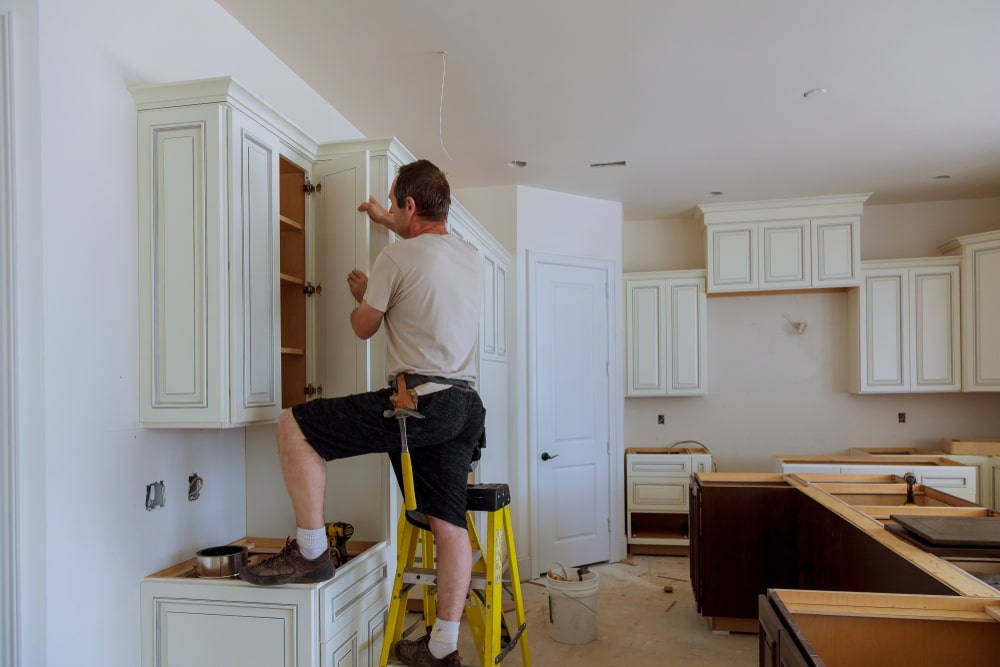 4 pro tips on how you can save money during a kitchen remodel
