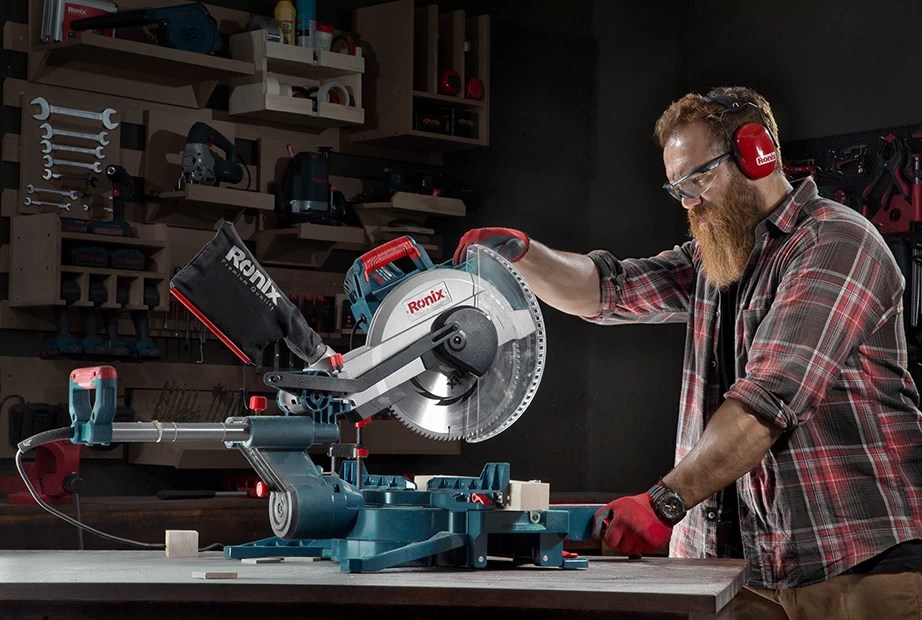 Best Electric Saw for Cutting Wood in 2024 + Ultimate Guide