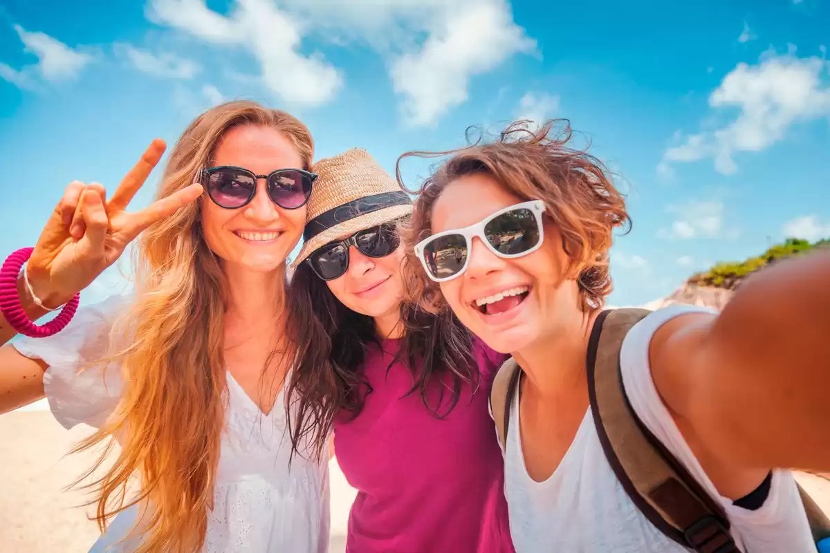 How to join a flat roof to a pitched roof Best Roofing Contractors