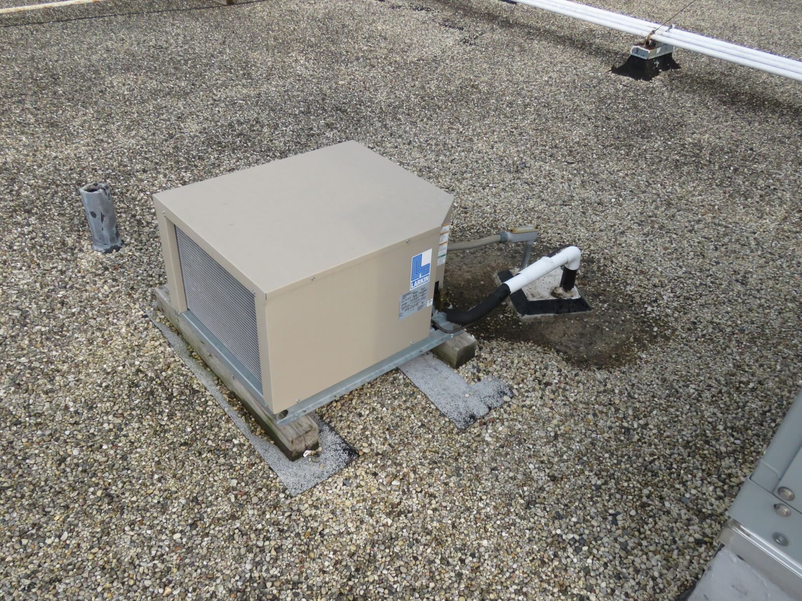 Pictures What Pitch Pans Look Like on Roofs • Roof Online