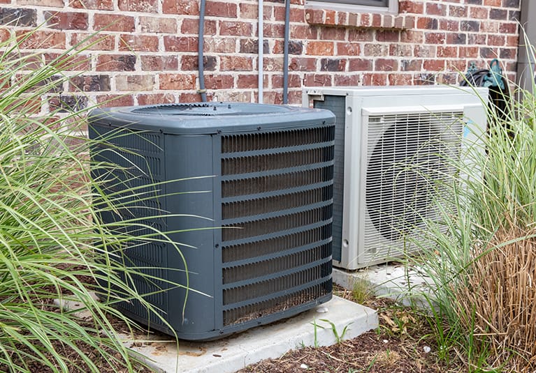 Simple Guide on How to Fix Heat Pump from Freezing Up RooHome