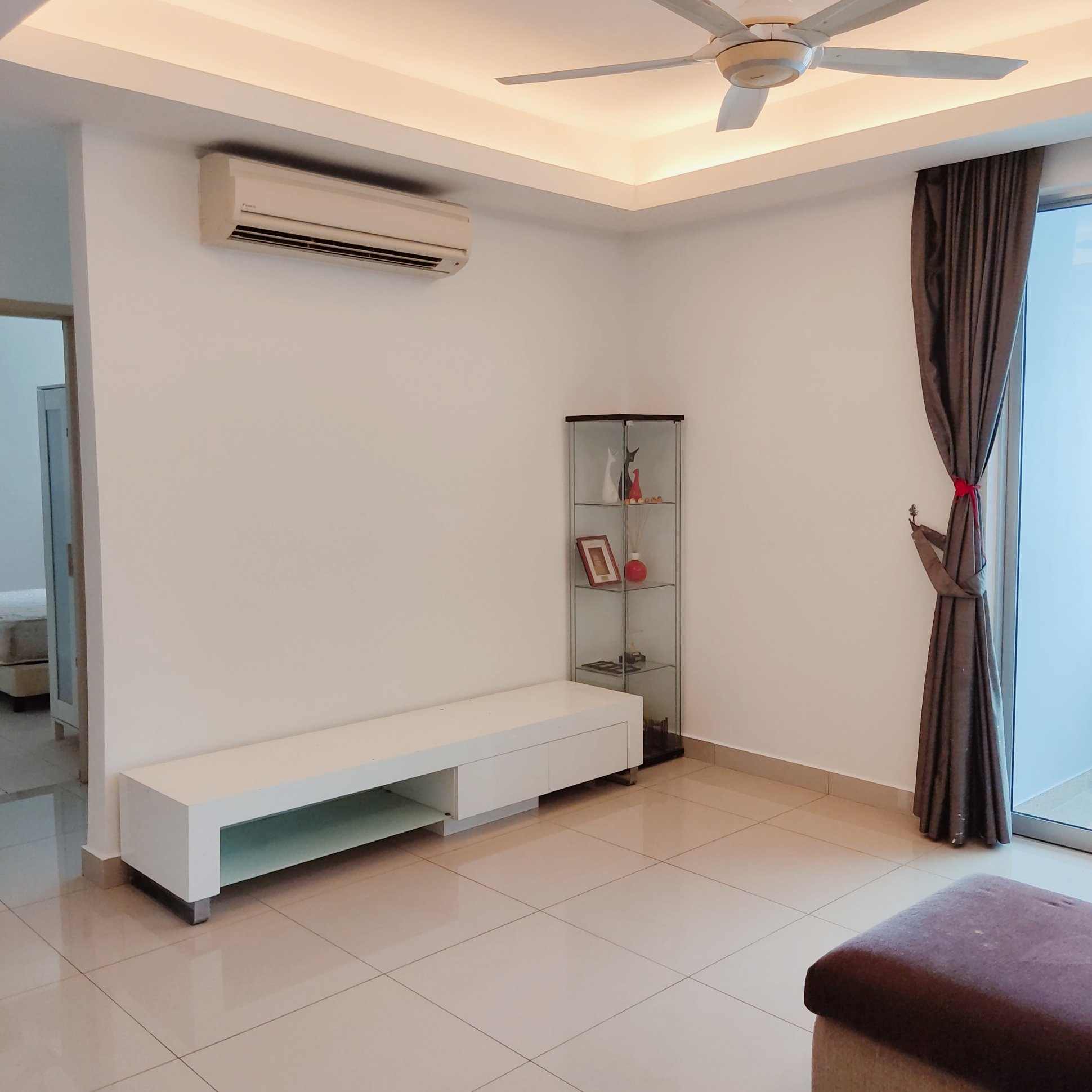 Master room for rent at AHAX, Taman Bukit Serdang, Seri Kembangan