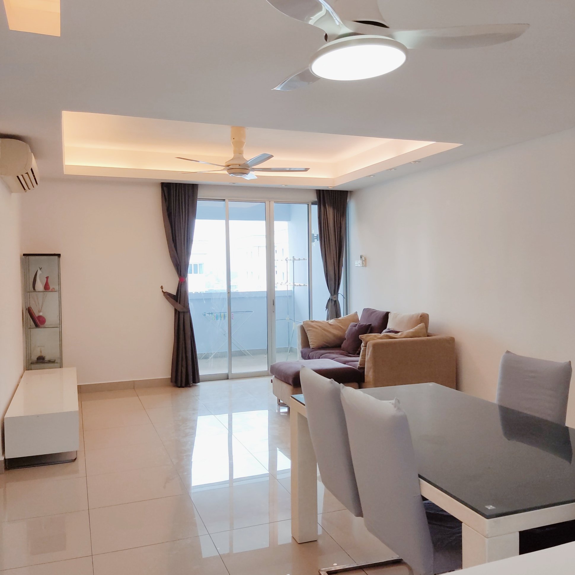 Master room for rent at AHAX, Taman Bukit Serdang, Seri Kembangan