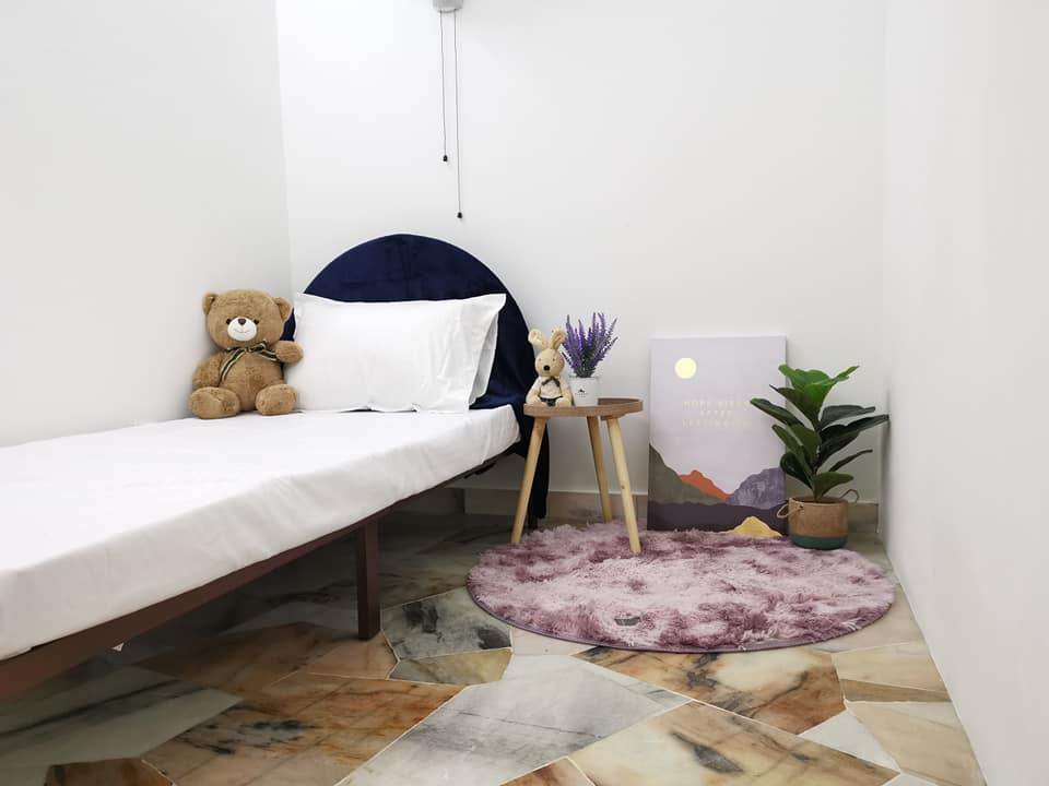 University of Malaya Room, Studio, Apartment, and House