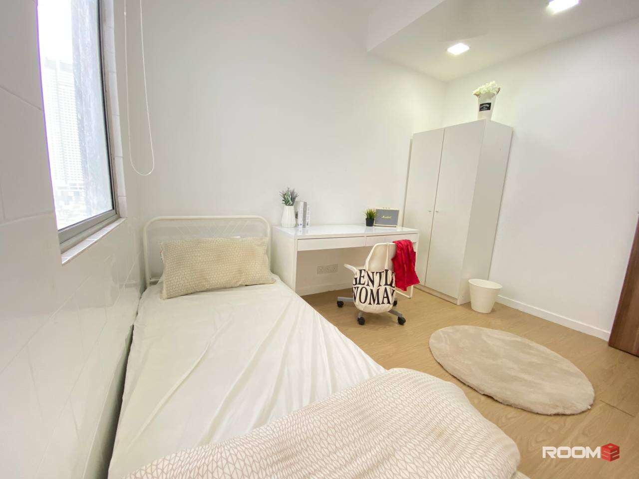 Rent a room near LRT and save time on your daily commute! ⏰⏳23 Min