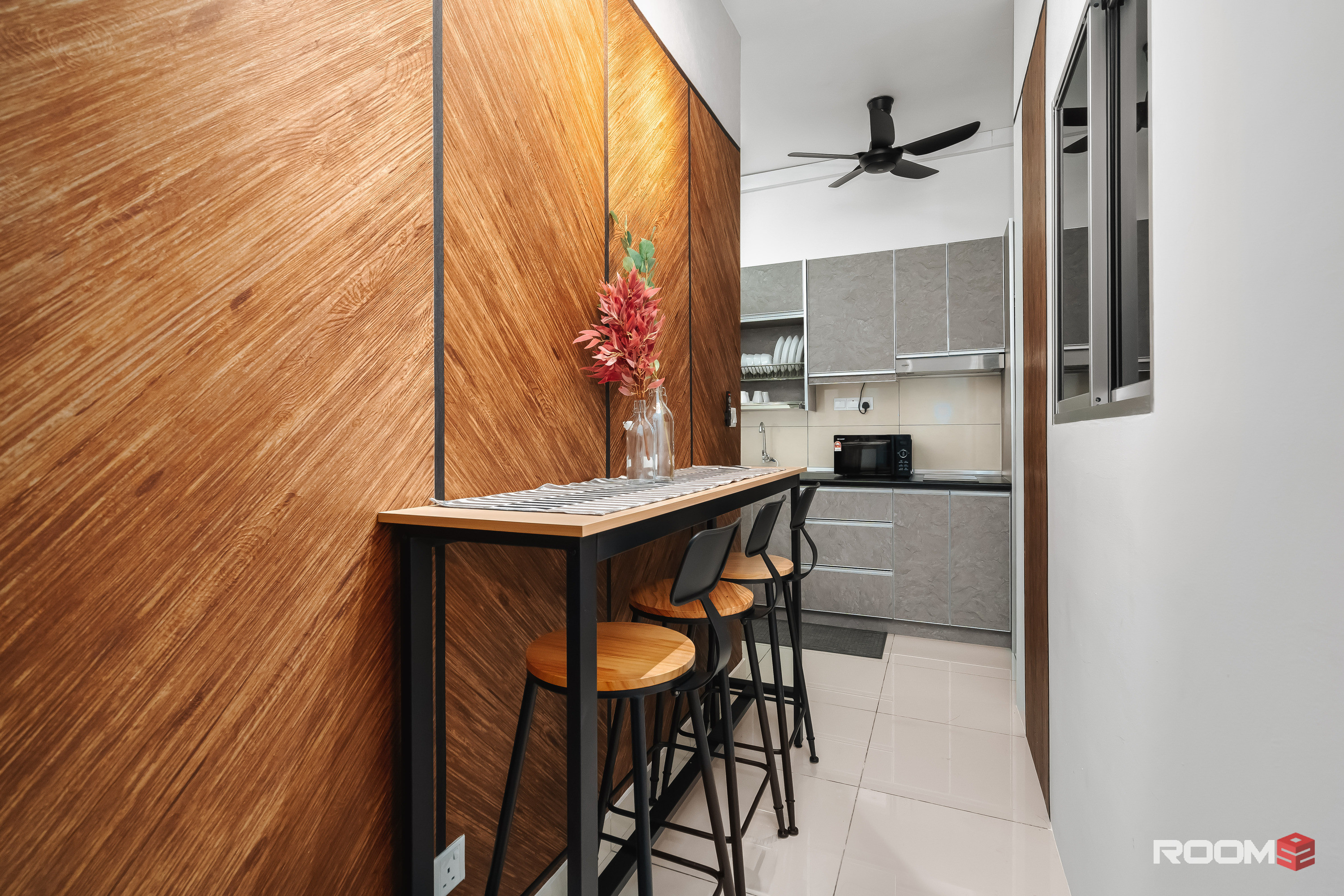 Fully Furnish Master Bedroom TR Residence RoomSOS