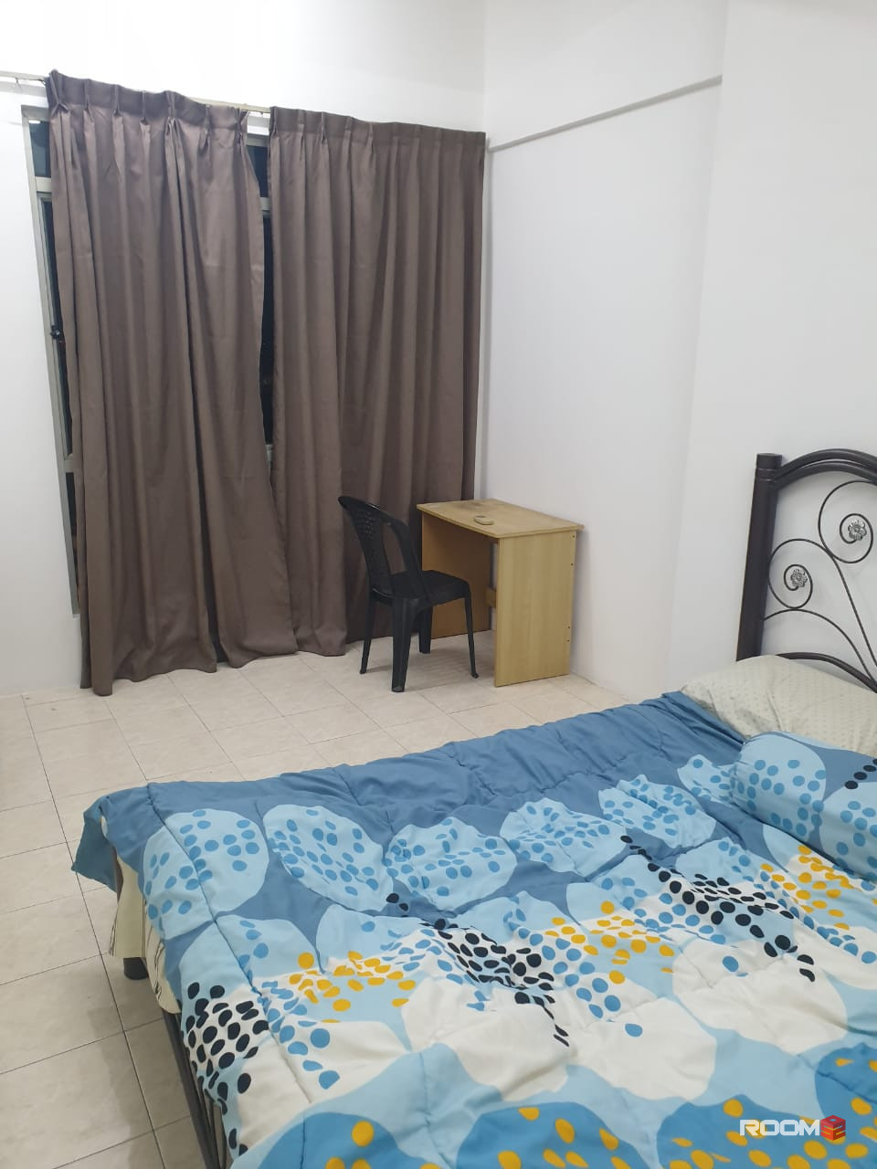 Newly refurbished Millennium Square Room for Rent RoomSOS