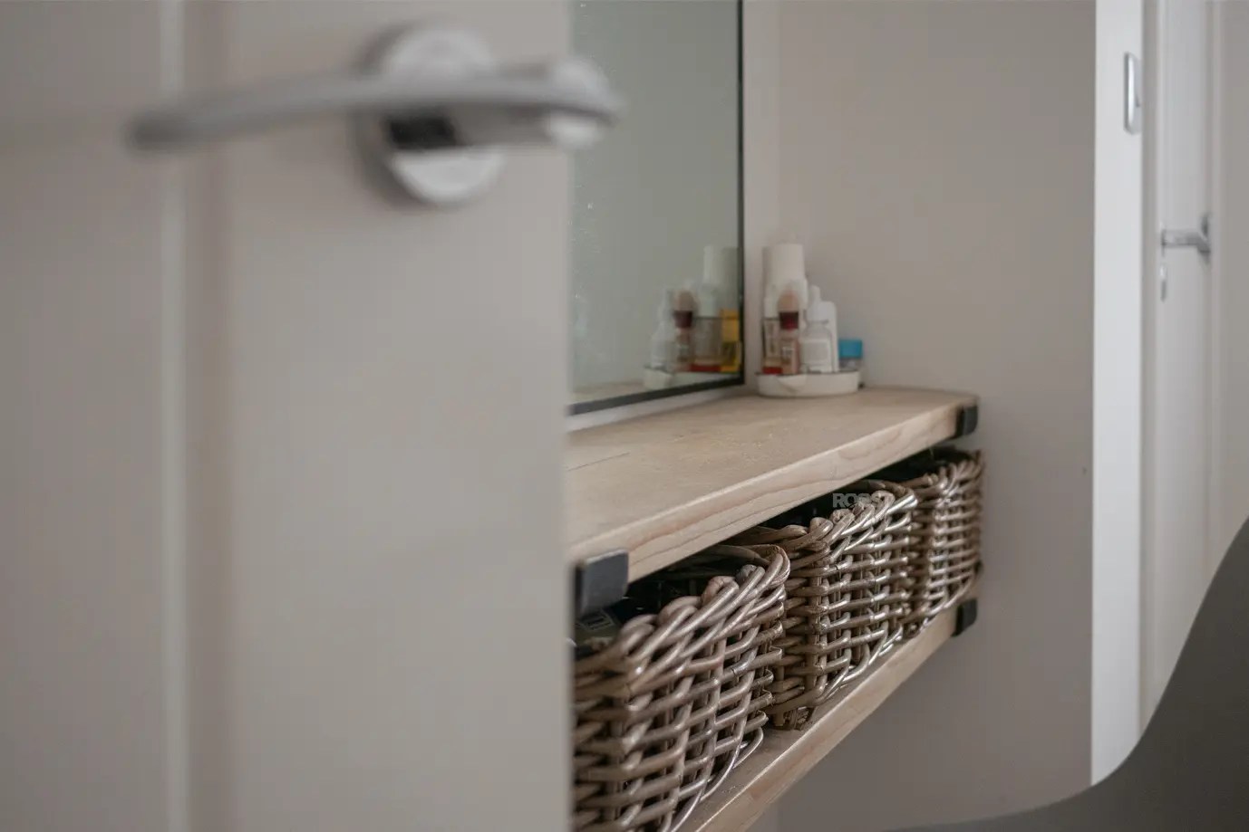 DIY How to Build A Narrow Floating Shelf Dressing Table in 7 Simple Steps