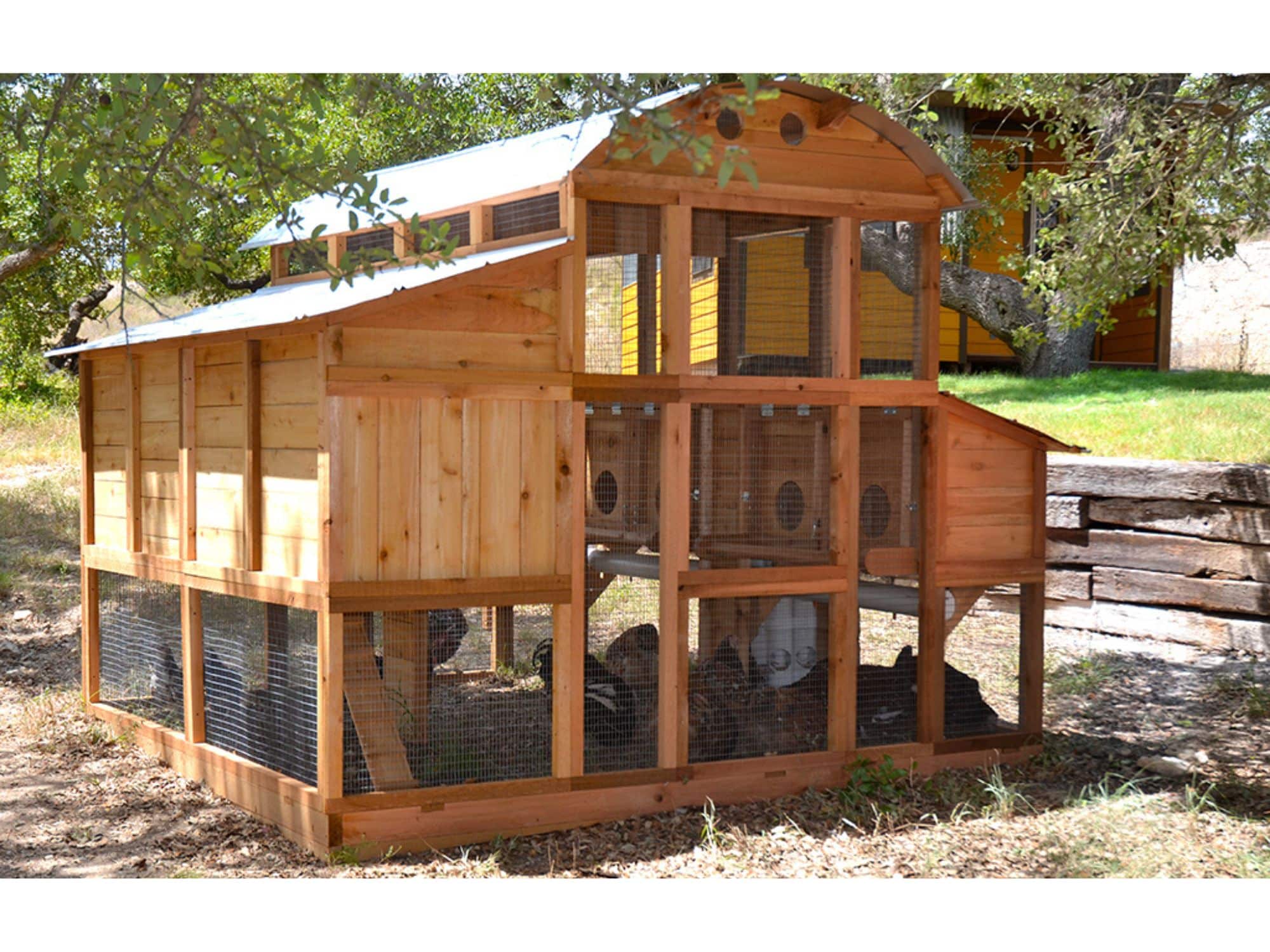 Chicken Coop for 20 Chickens RoundTop WalkIn Coop