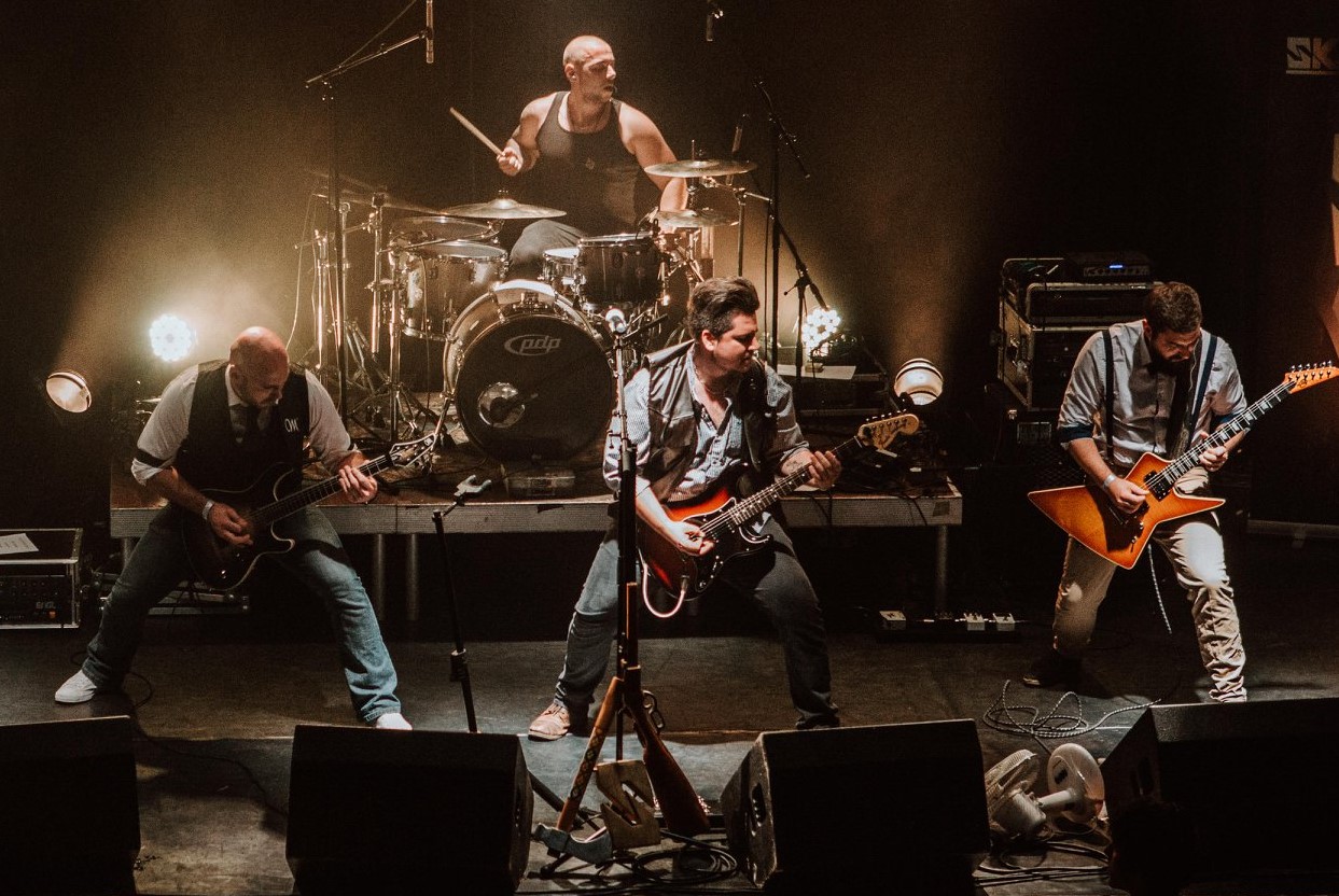 What Is Hard Rock Music? ROOT HOG Rock Band