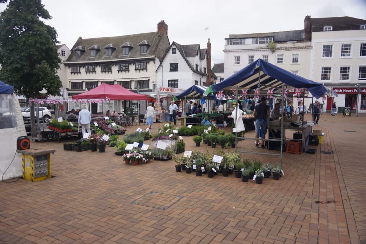 Chapter 6 Anything Goes Upton House to Banbury Market ⋆