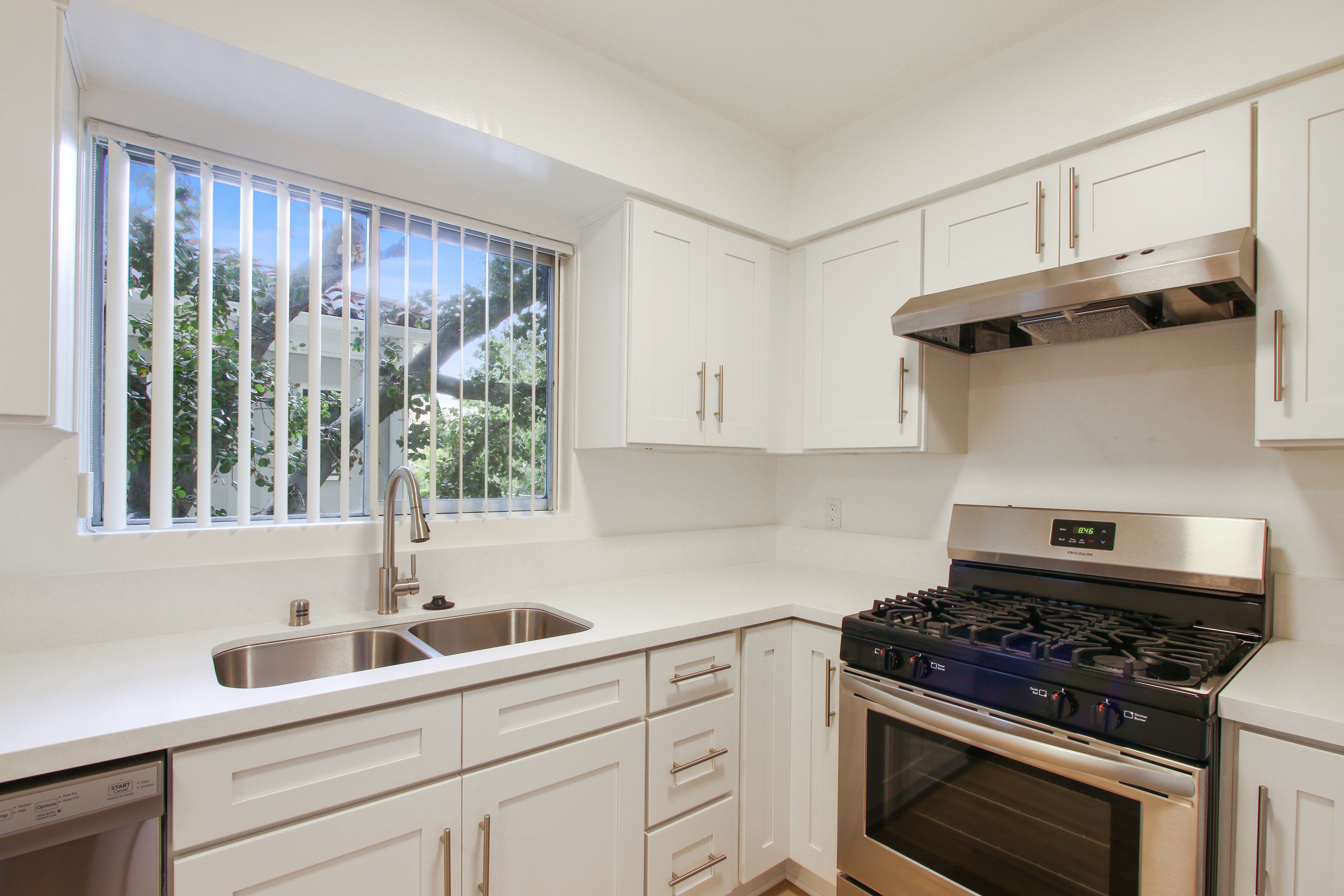 Roque & Mark Realtors For Rent