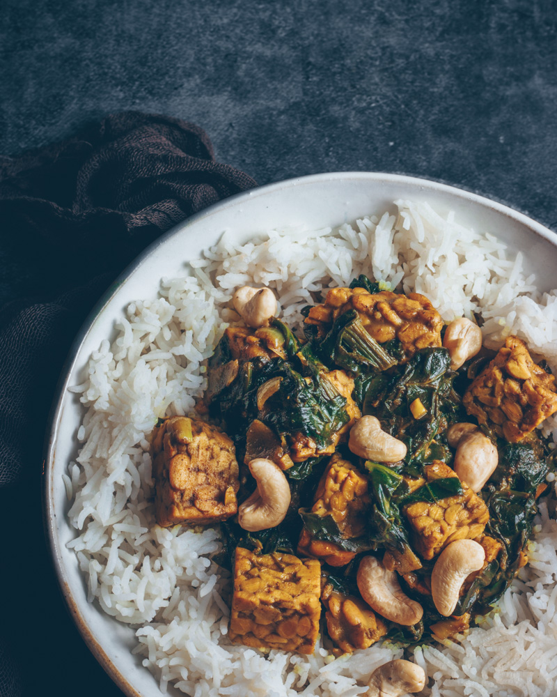 Curry de tempeh et épinards Rose Citron