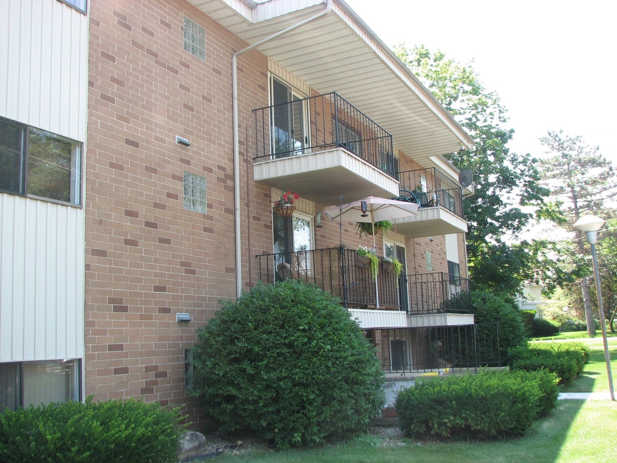 Gallery Of Units At Roselawn Apartments