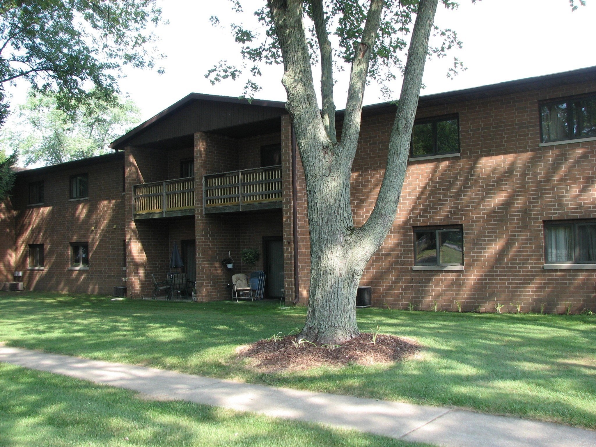 Gallery Of Units At Roselawn Apartments