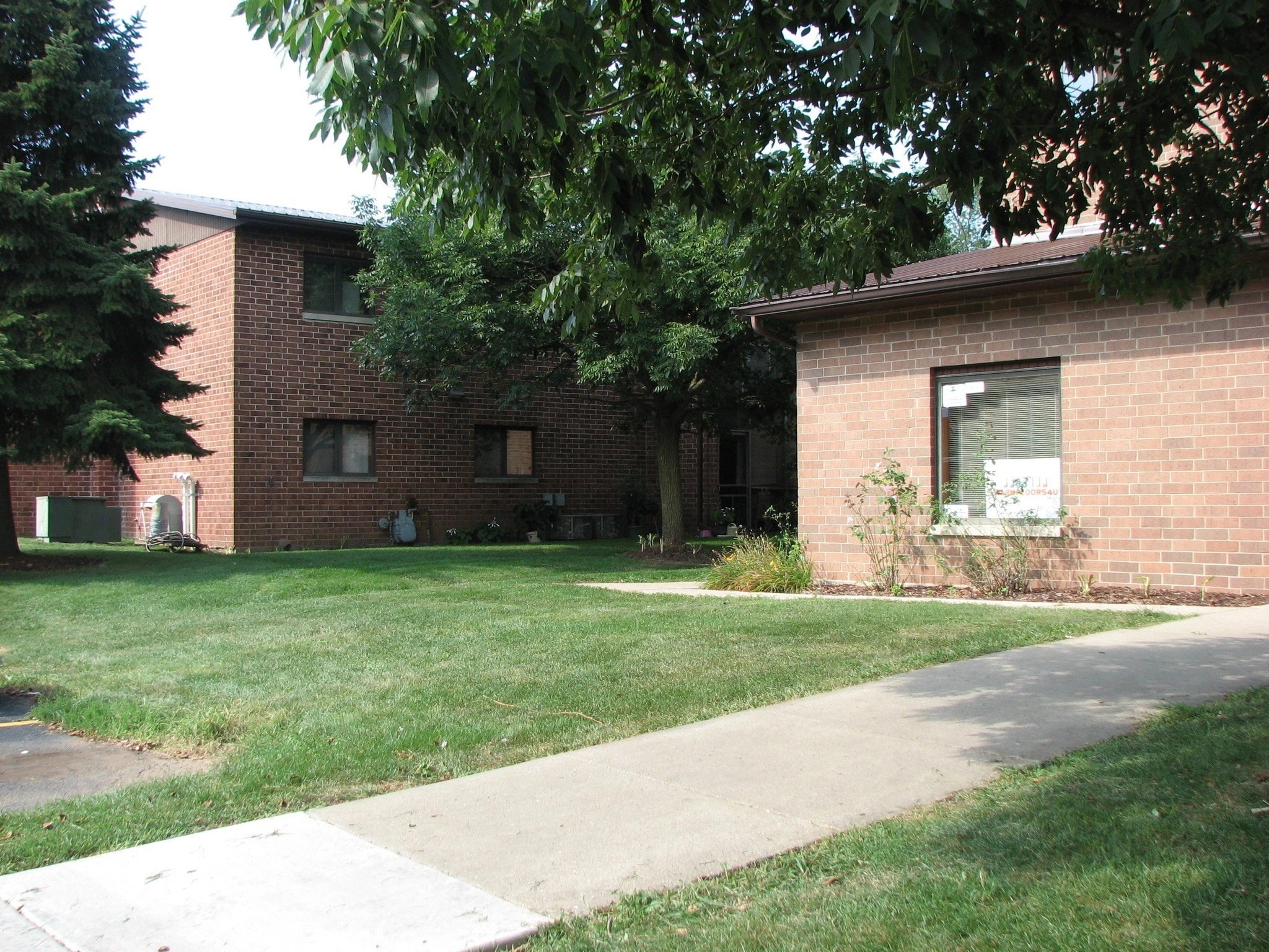 Gallery Of Units At Roselawn Apartments