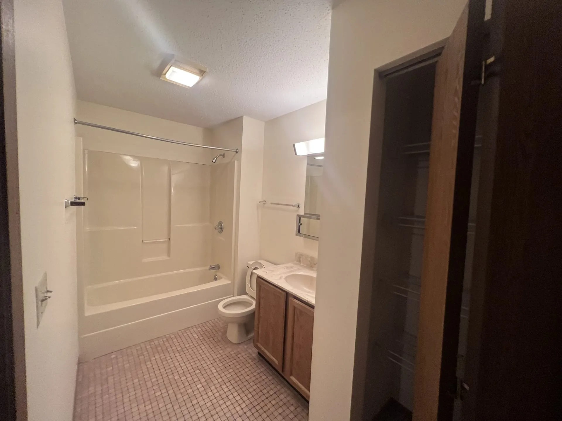 Gallery Of Units At Roselawn Apartments