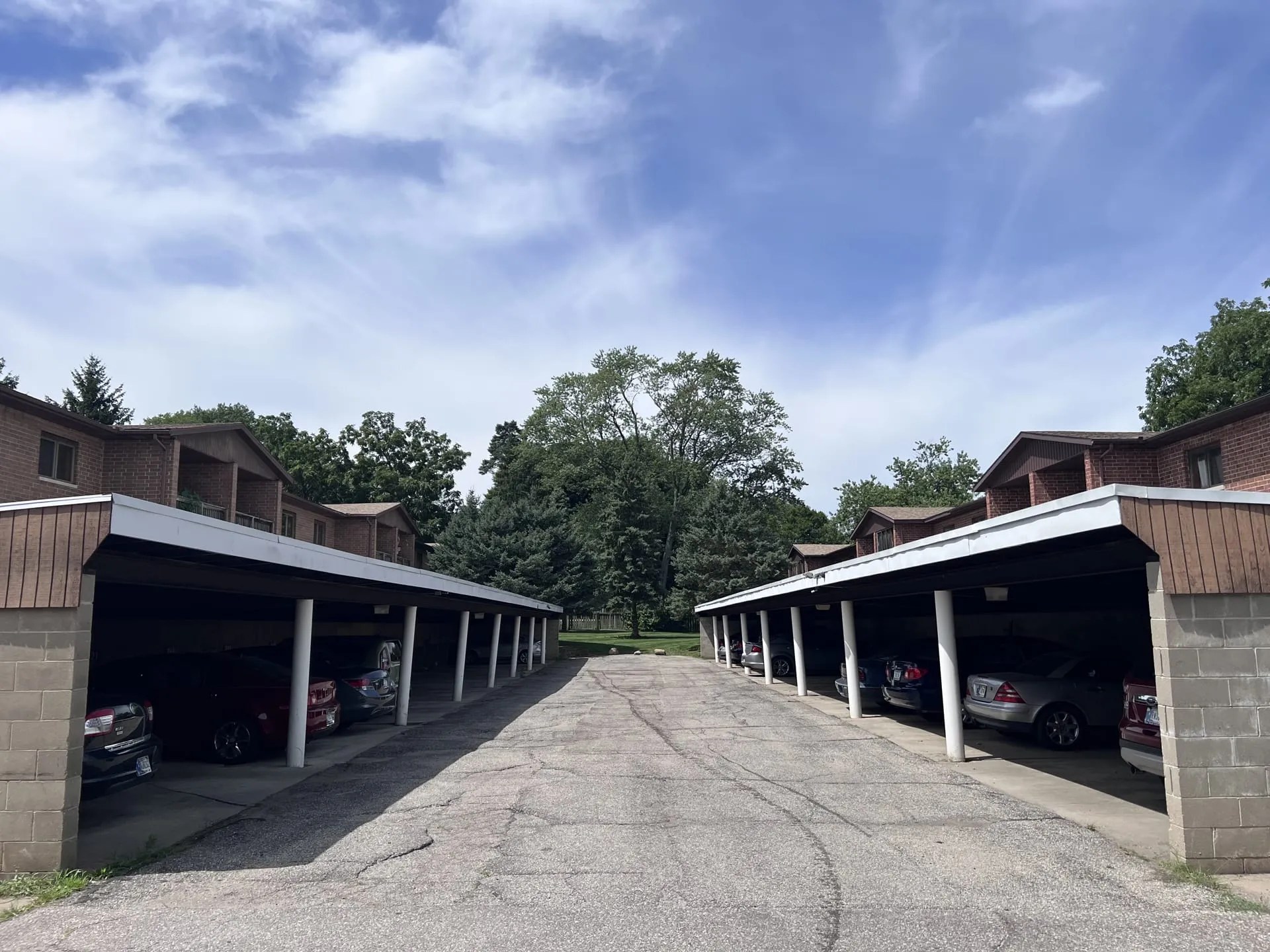 Gallery Of Units At Roselawn Apartments