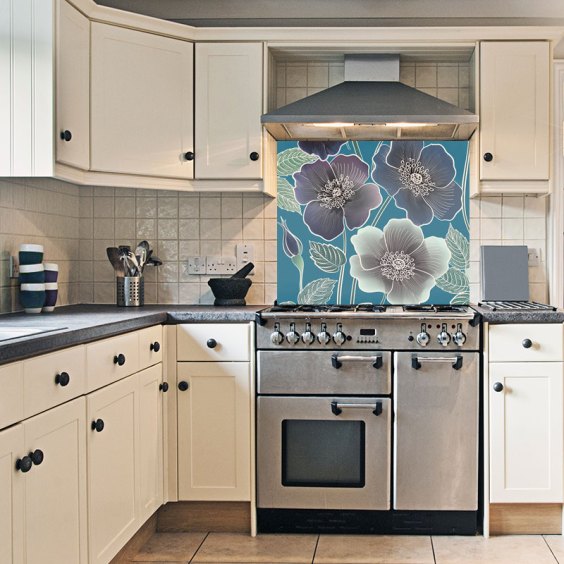 Ila large-scale floral pattern as a beautiful printed glass kitchen splashback