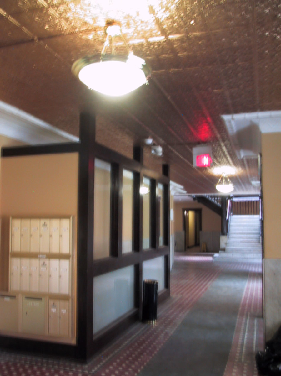 The Roanoke Roslyn Realty Apartments