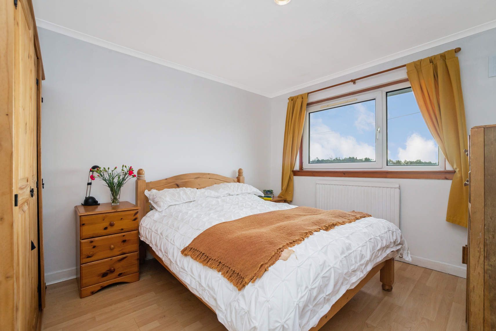 90 Pitcorthie Drive, DUNFERMLINE, KY11 8AJ Ross & Connel Ross & Connel