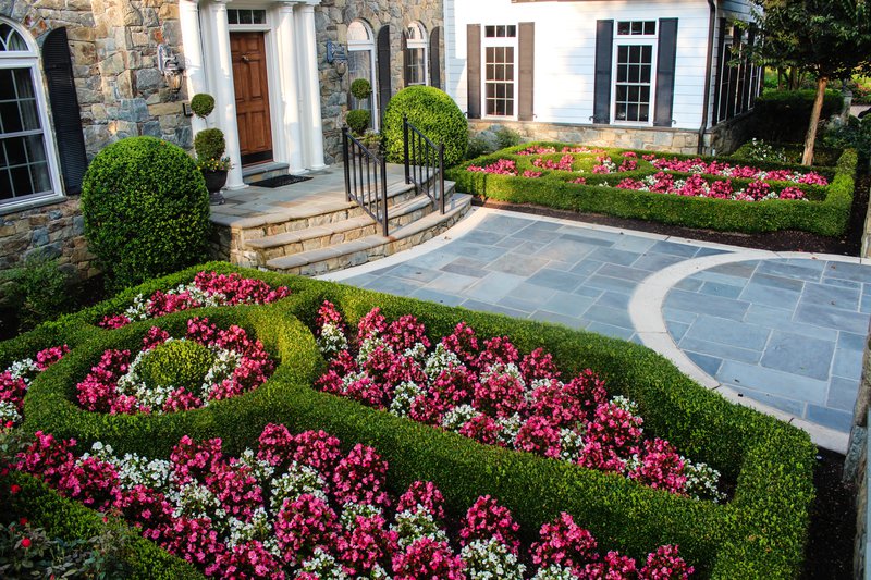 What to Plant in Your Spring Beds Great Falls, VA Landscaping Company