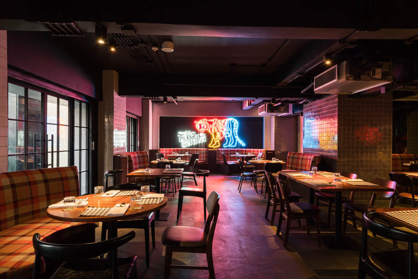 Bangkok Restaurant & Dining l Ross Kitchen brings the flavors of the local dining and drinking