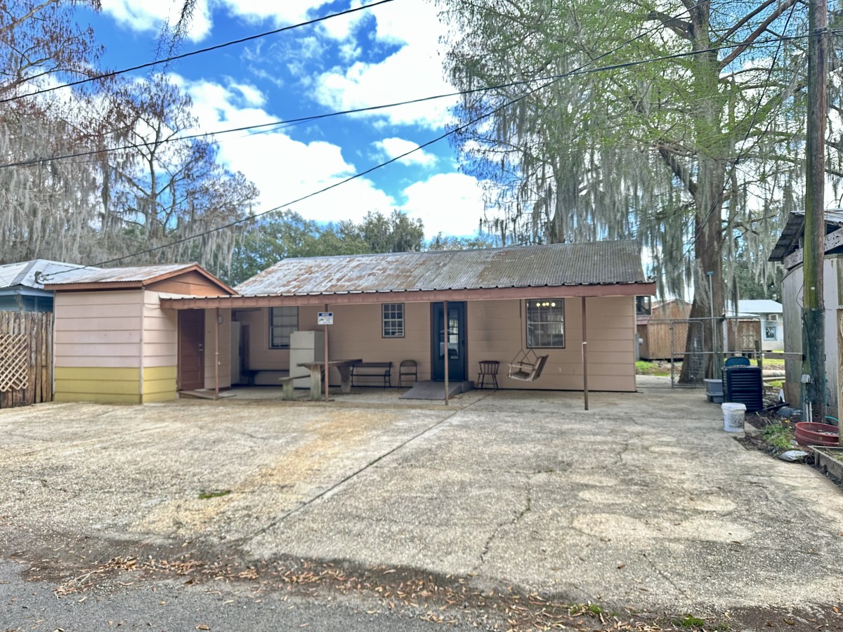 Rosslyn Stone Real Estate Broker The Waterfront Property Specialists