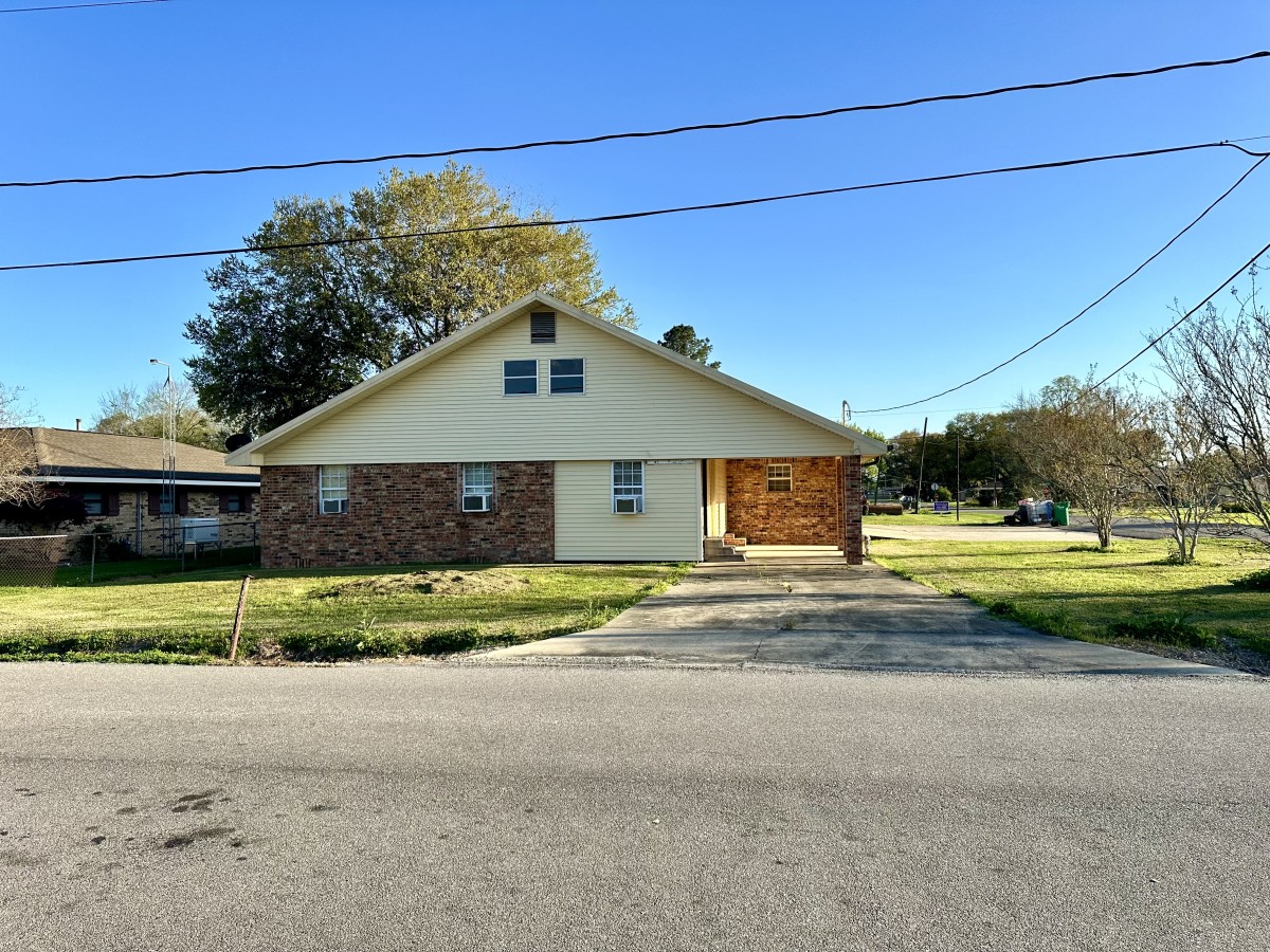 124 James St., Pierre Part, La 70339 Rosslyn Stone