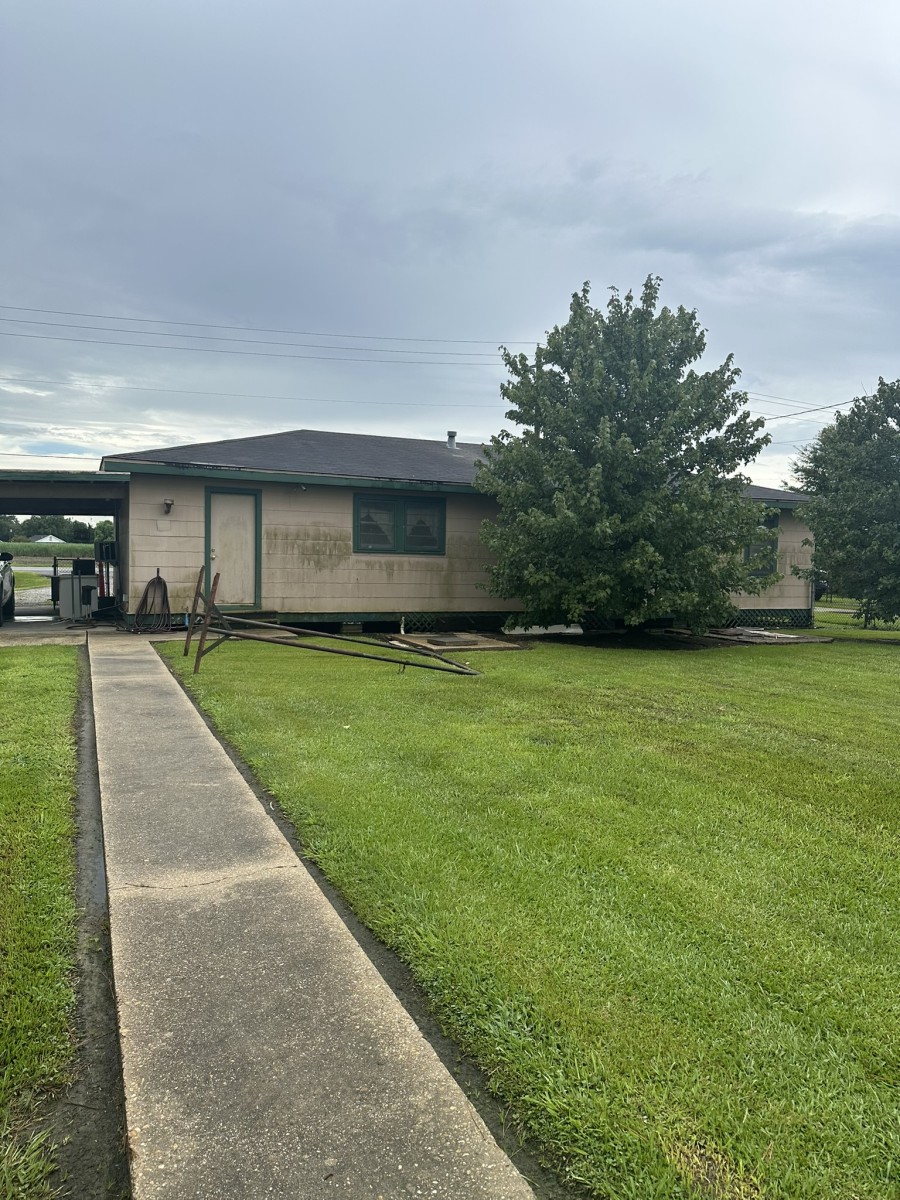 134 Hwy. 1005, Paincourtville, LA 70391 Rosslyn Stone