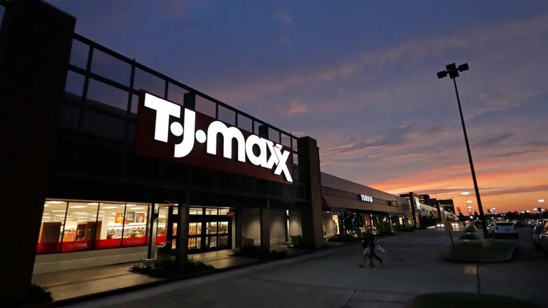 How Much Does TJ Maxx Pay in 2024? (What We Know)